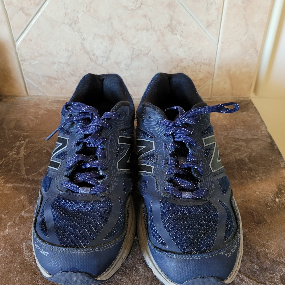 New Balance EUC Shoes Size 10
